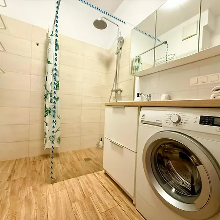 Modlinska By Jumpinhere Apartmán