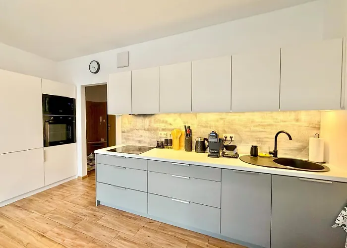 Modlinska By Jumpinhere *